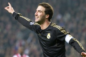 德罗巴迎来二十赛季高光表现，RNG球迷沸腾！