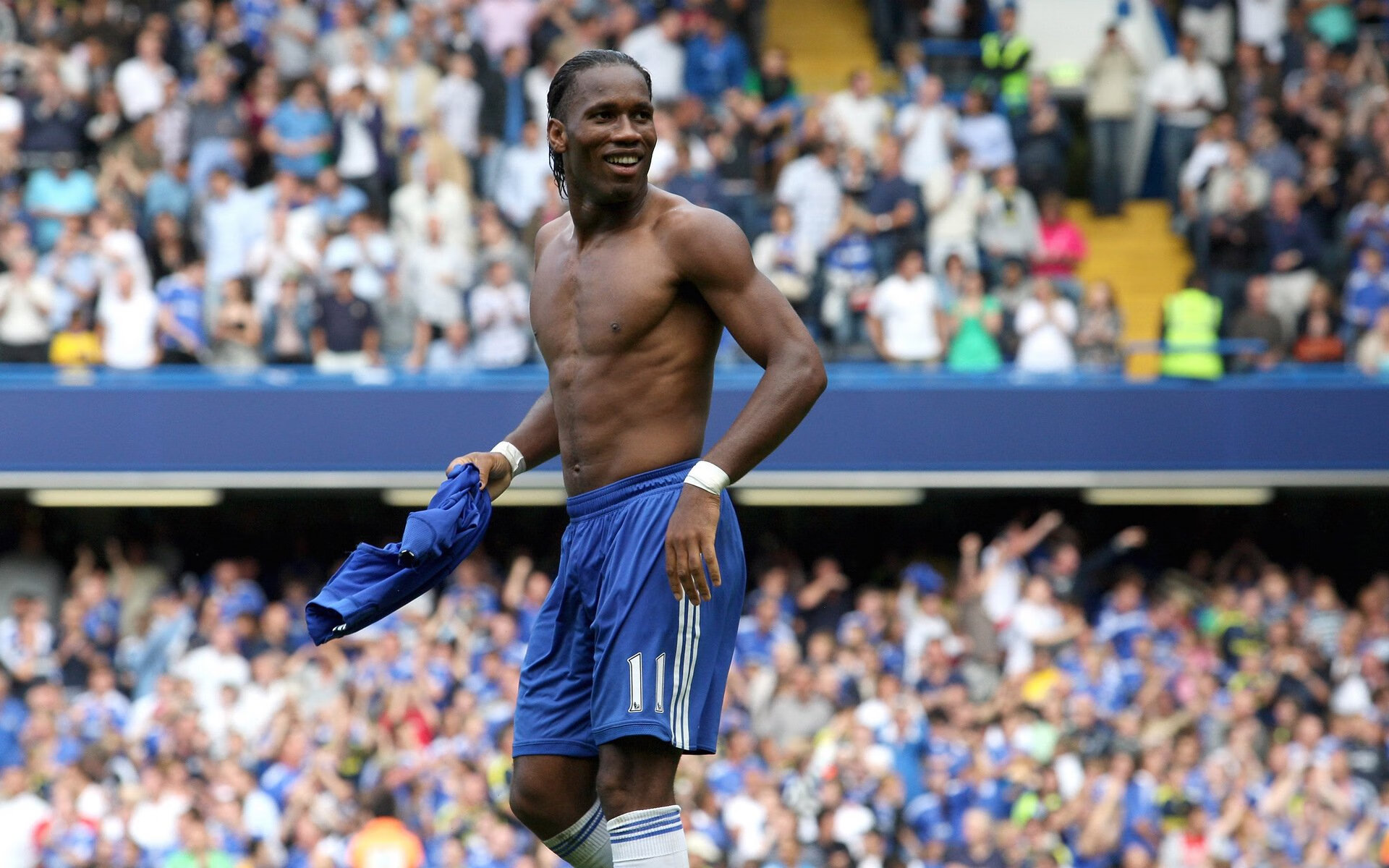 足球赛场焦点!德国队对阵法国队,战况跌宕起伏,悬念直到终场